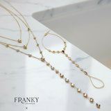 De Aurelia Hazel hand chain – gold plated